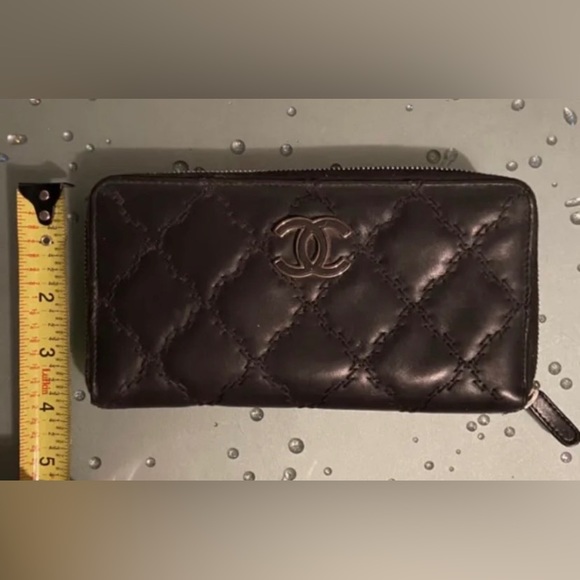 CHANEL Lambskin Quilted Large Gusset Zip Around Black Wallet Originally $1,150 - Picture 11 of 11